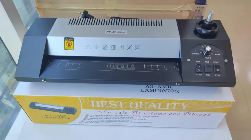 بررسی دستگاه پرس کارت و لمینیتور A3-330c