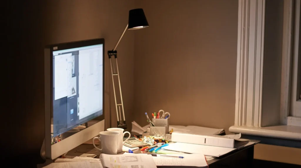 چراغ مطالعه مناسب درس خواندن